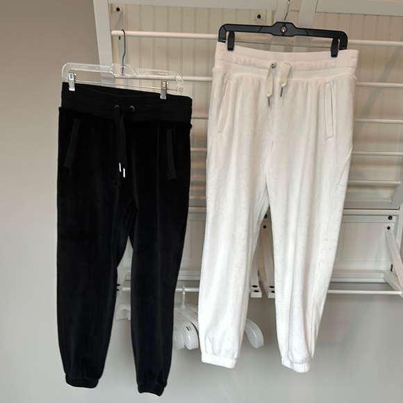 BUNDLE!!  Athleta Double Kozy Karma Black and Cream Jogger Pants - Picture 1 of 8